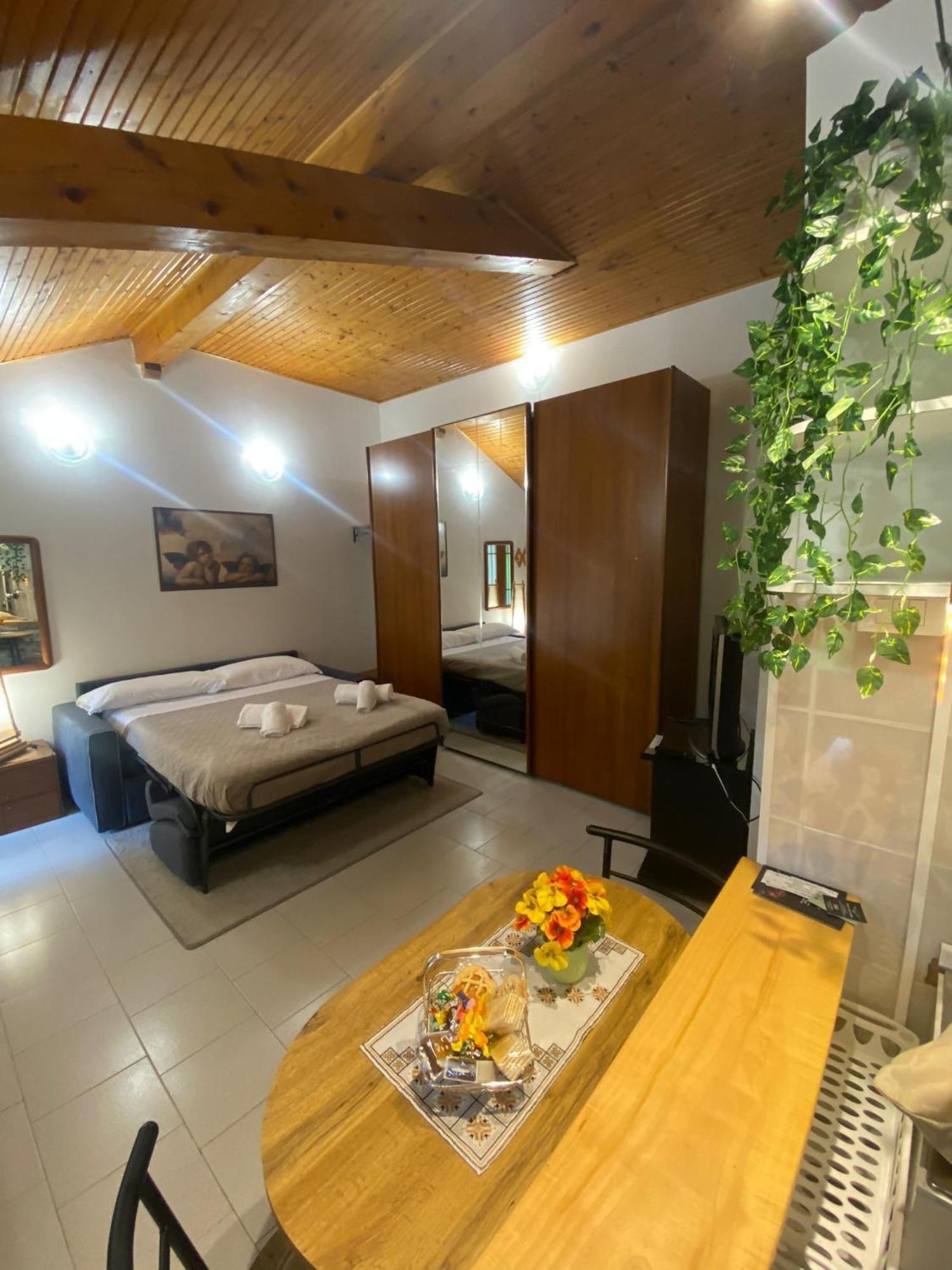 La Corte Dei Torri Loft On The Lake Oliveto Lario Экстерьер фото