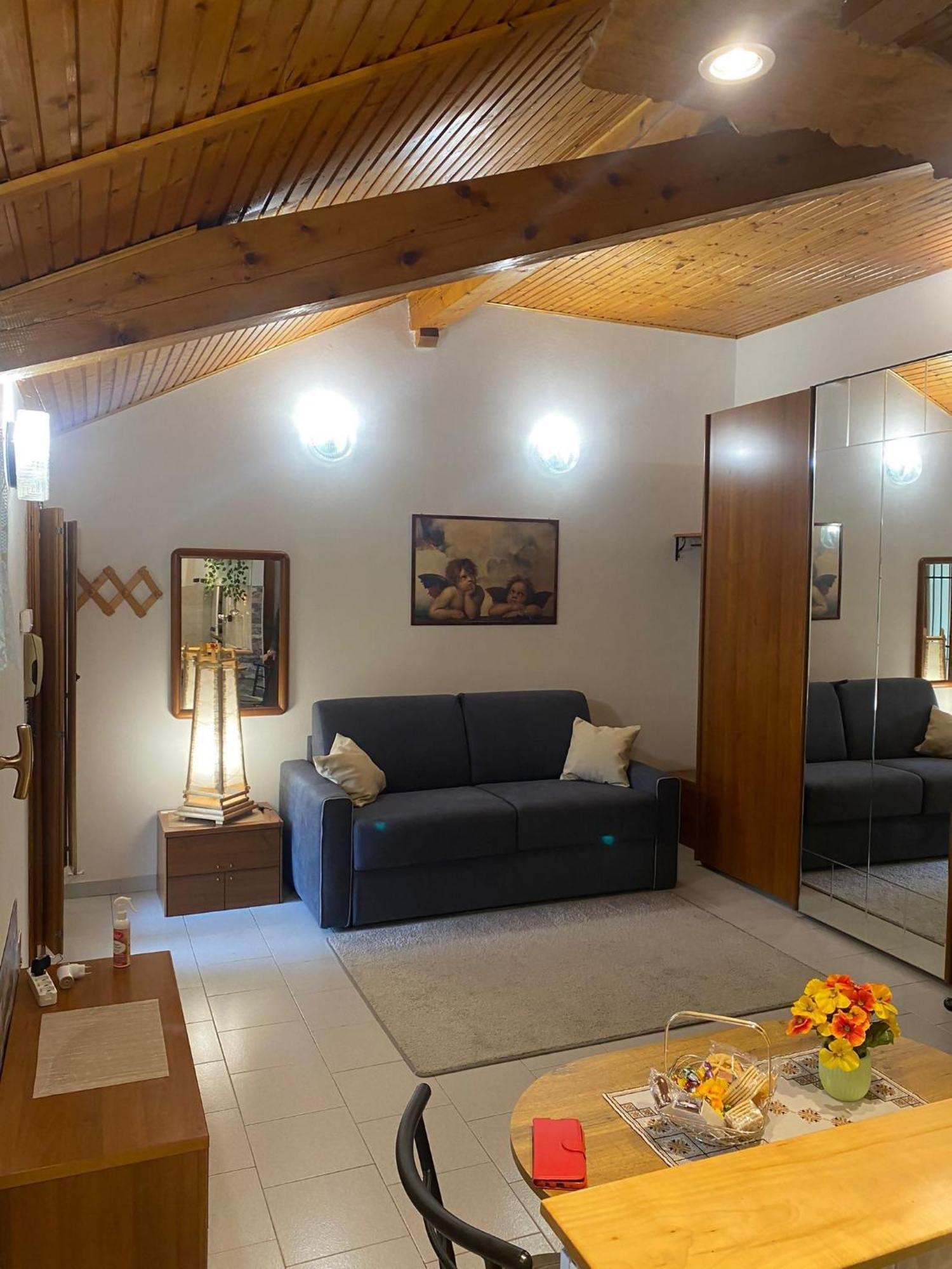 La Corte Dei Torri Loft On The Lake Oliveto Lario Экстерьер фото